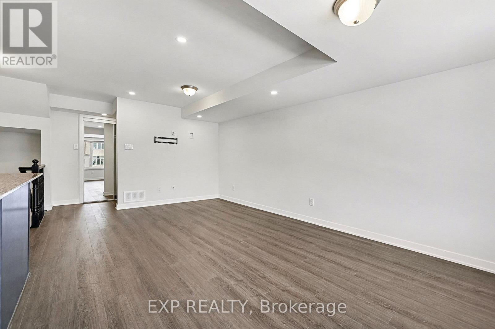 770 Mikinak Road, Ottawa, Ontario  K1K 5A5 - Photo 11 - X12765226