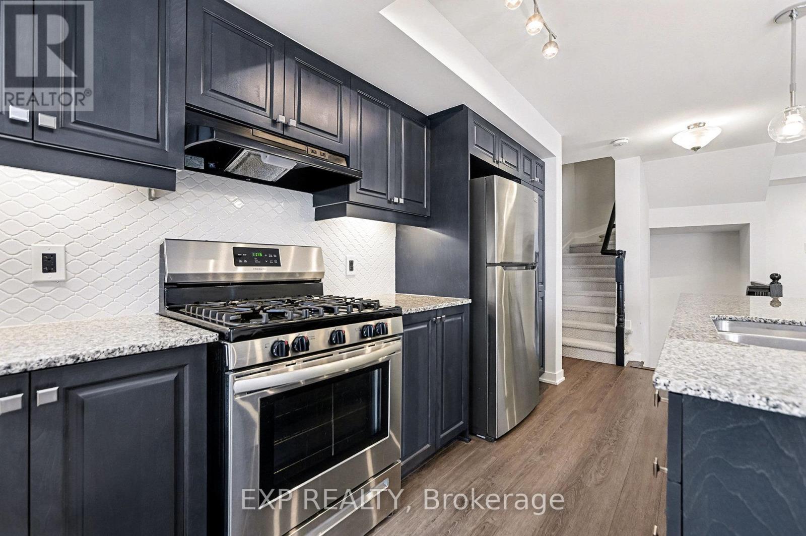 770 Mikinak Road, Ottawa, Ontario  K1K 5A5 - Photo 6 - X12765226