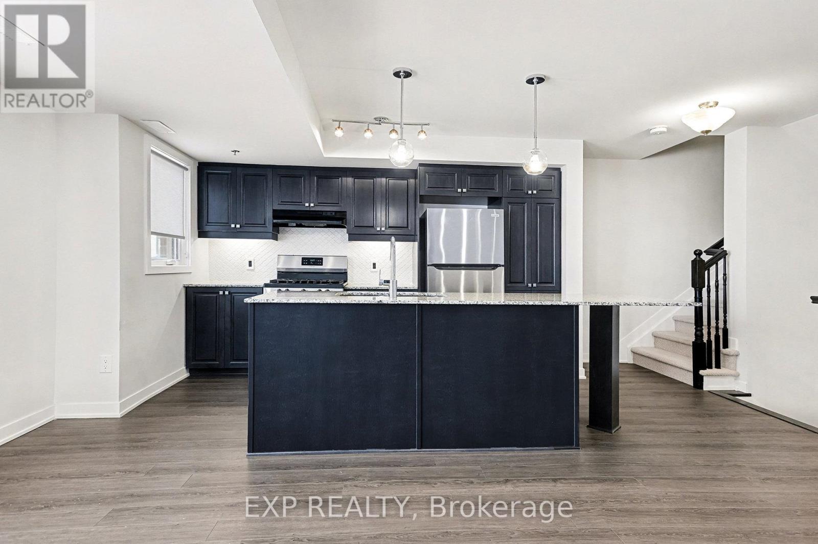 770 Mikinak Road, Ottawa, Ontario  K1K 5A5 - Photo 7 - X12765226