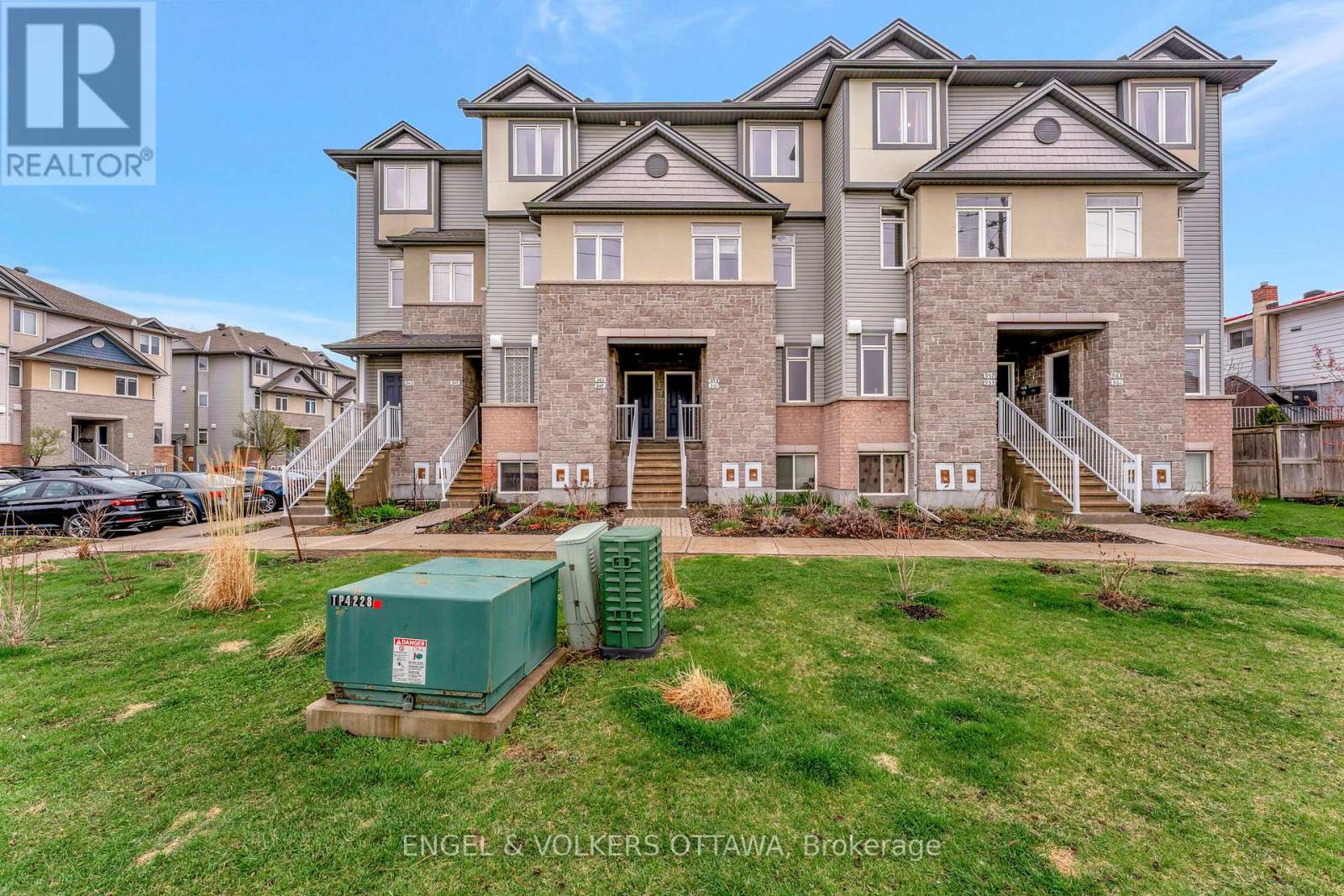 33 - 949 CUMMINGS AVENUE, Ottawa, Ontario