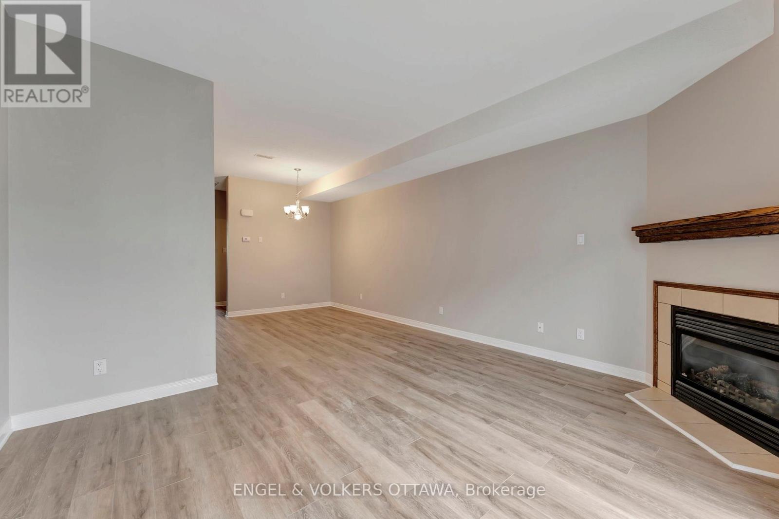 33 - 949 Cummings Avenue, Ottawa, Ontario  K1J 7R9 - Photo 10 - X12765394