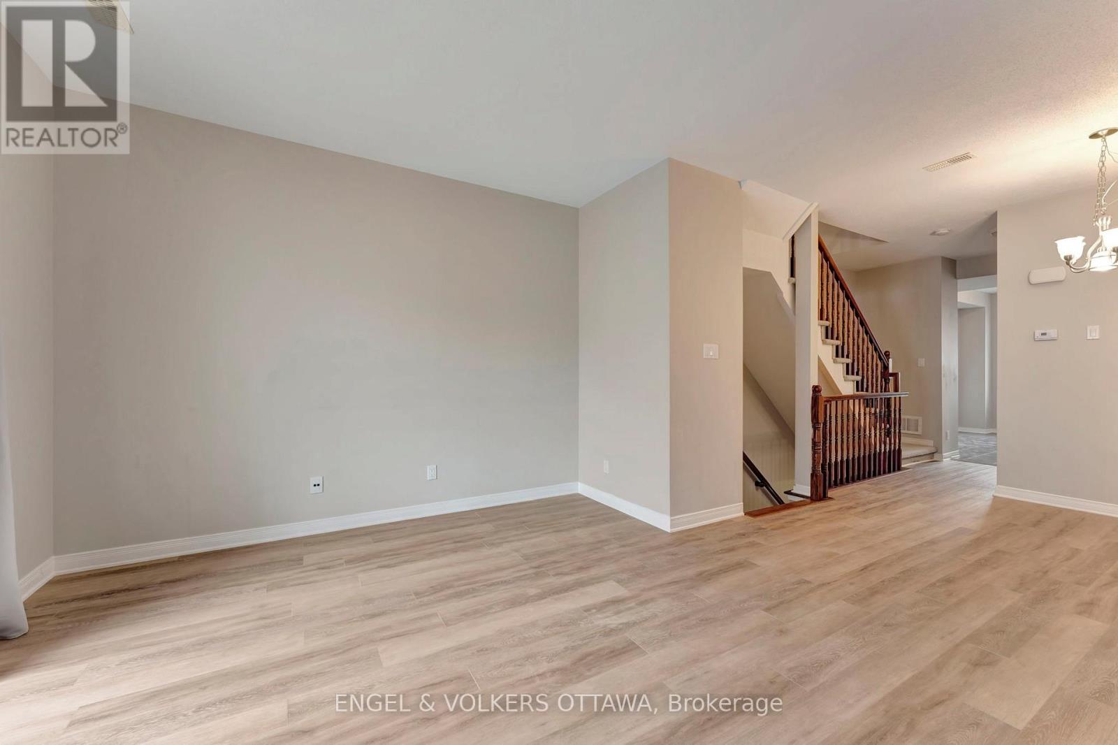 33 - 949 Cummings Avenue, Ottawa, Ontario  K1J 7R9 - Photo 11 - X12765394