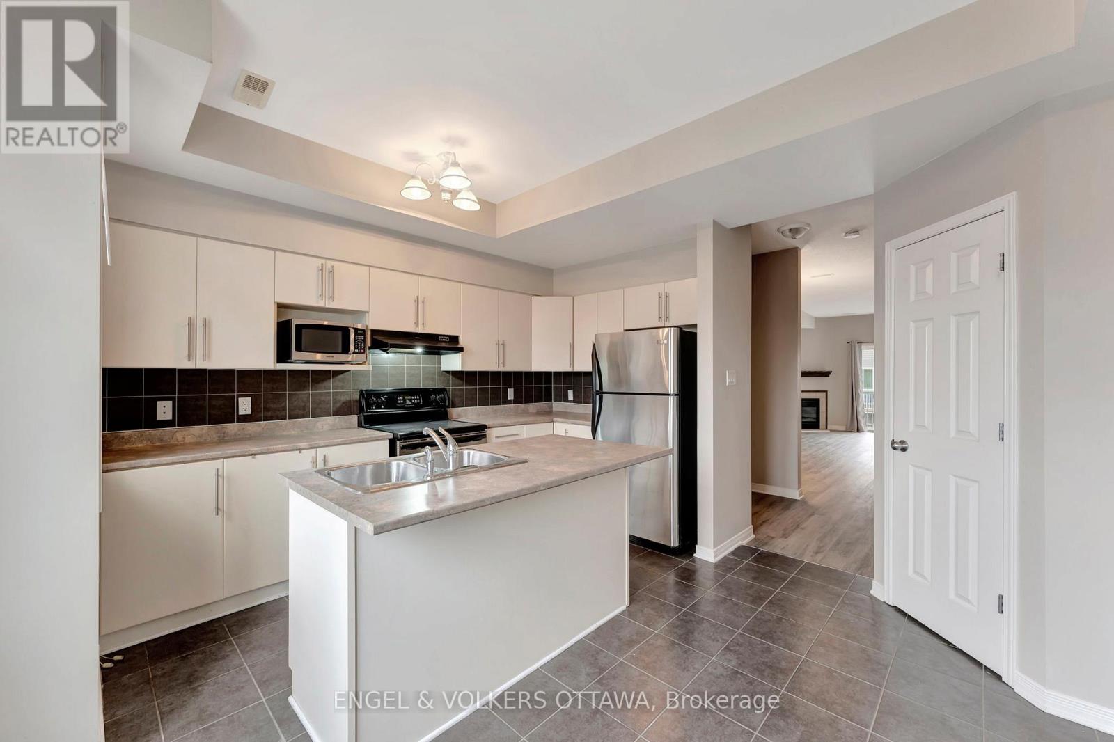 33 - 949 Cummings Avenue, Ottawa, Ontario  K1J 7R9 - Photo 14 - X12765394