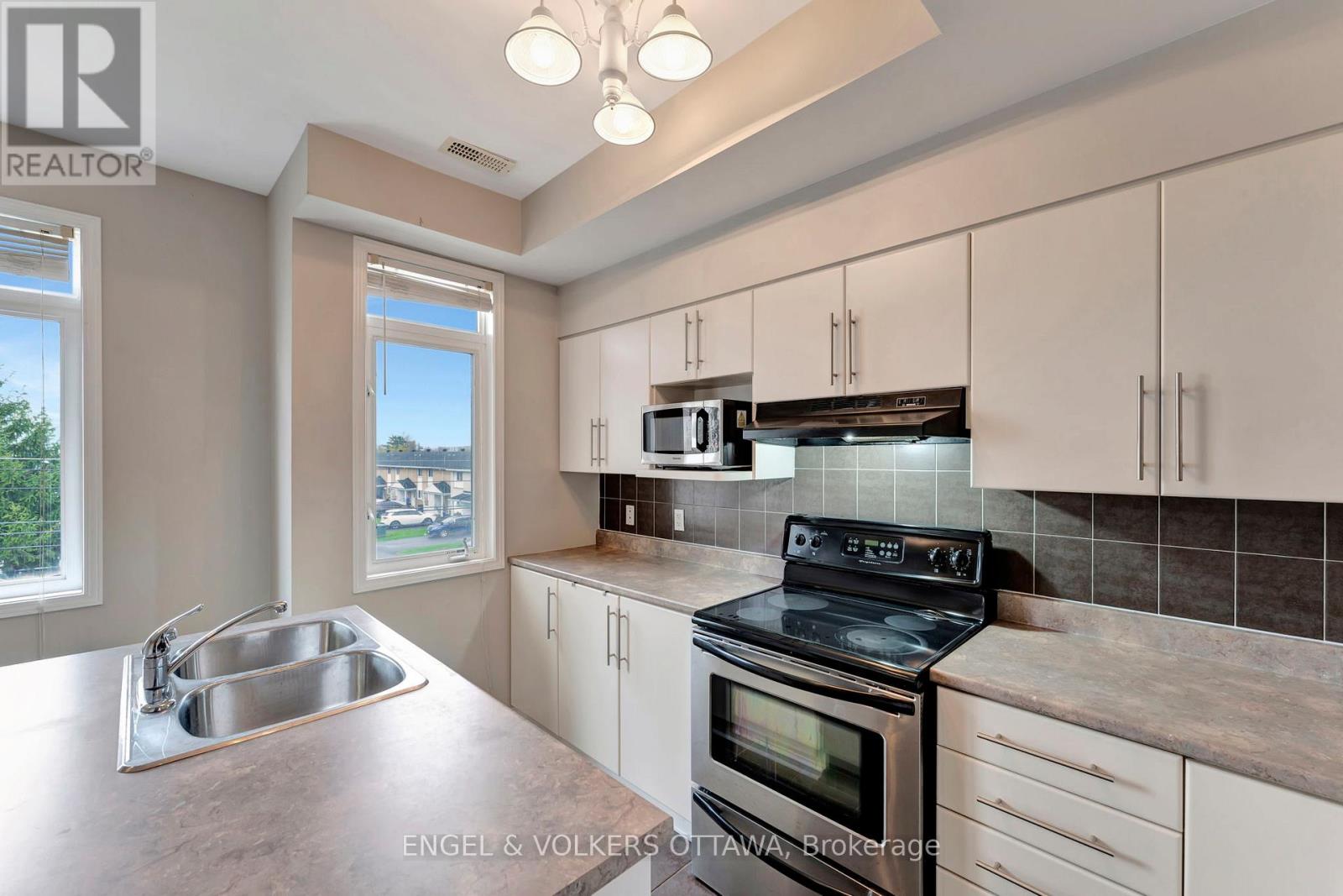 33 - 949 Cummings Avenue, Ottawa, Ontario  K1J 7R9 - Photo 16 - X12765394