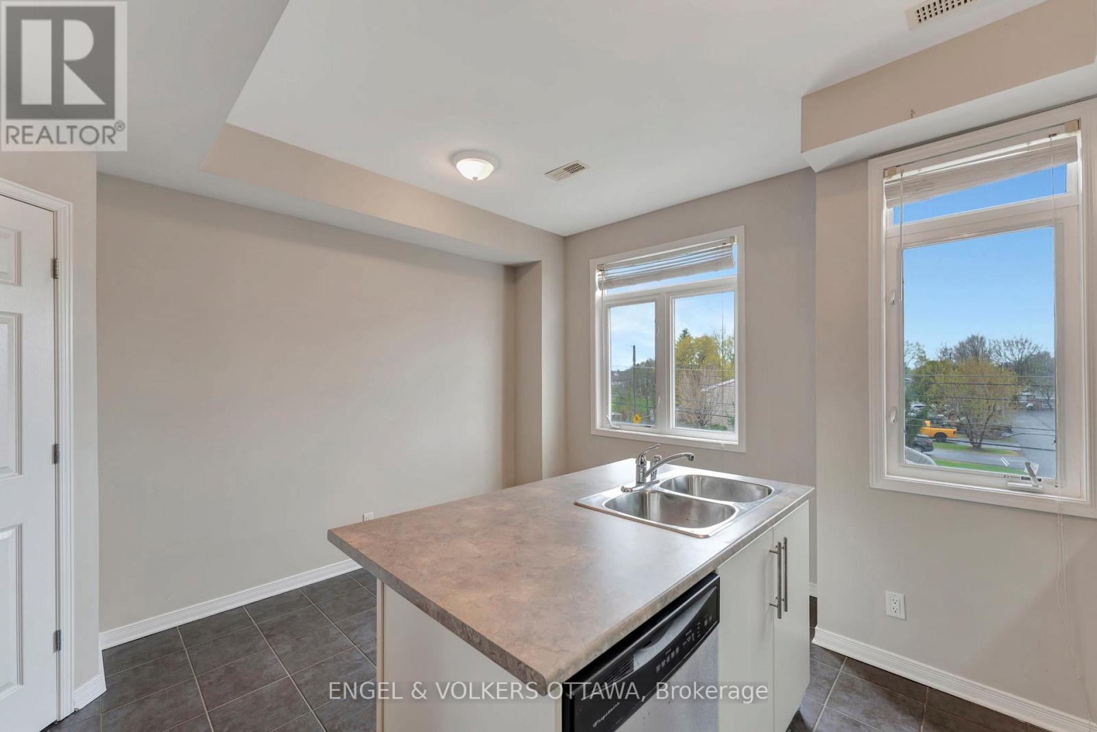 33 - 949 Cummings Avenue, Ottawa, Ontario  K1J 7R9 - Photo 19 - X12765394