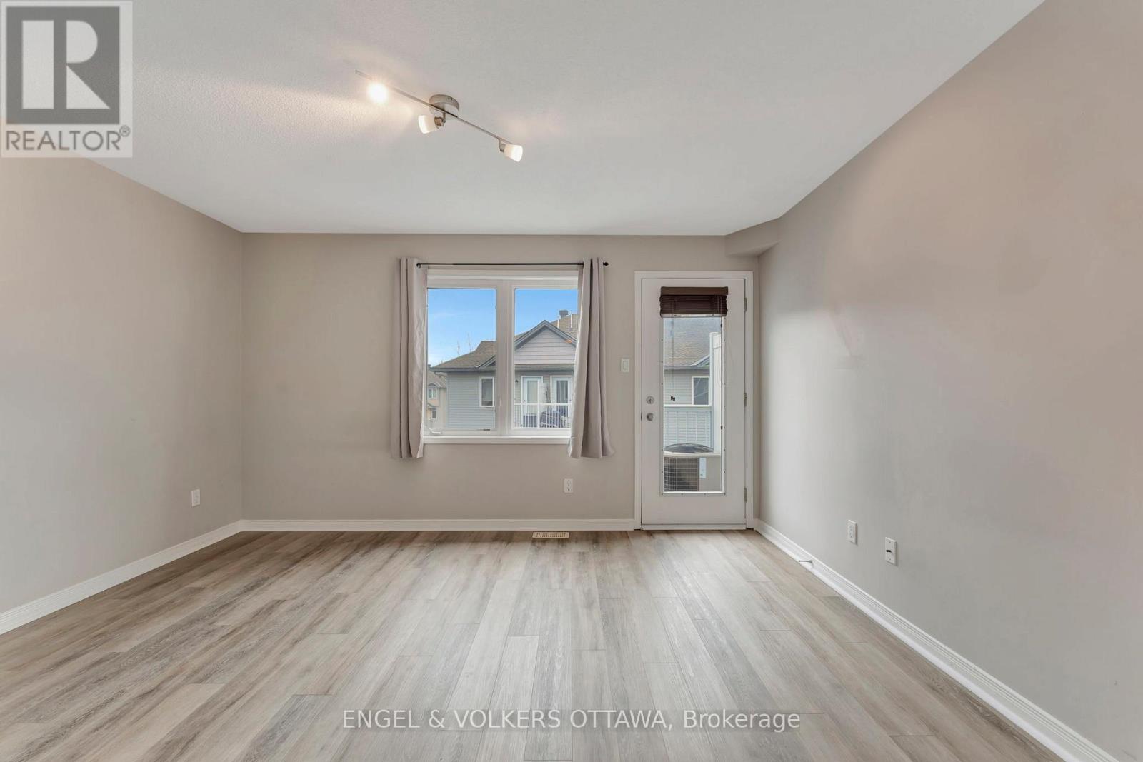 33 - 949 Cummings Avenue, Ottawa, Ontario  K1J 7R9 - Photo 23 - X12765394