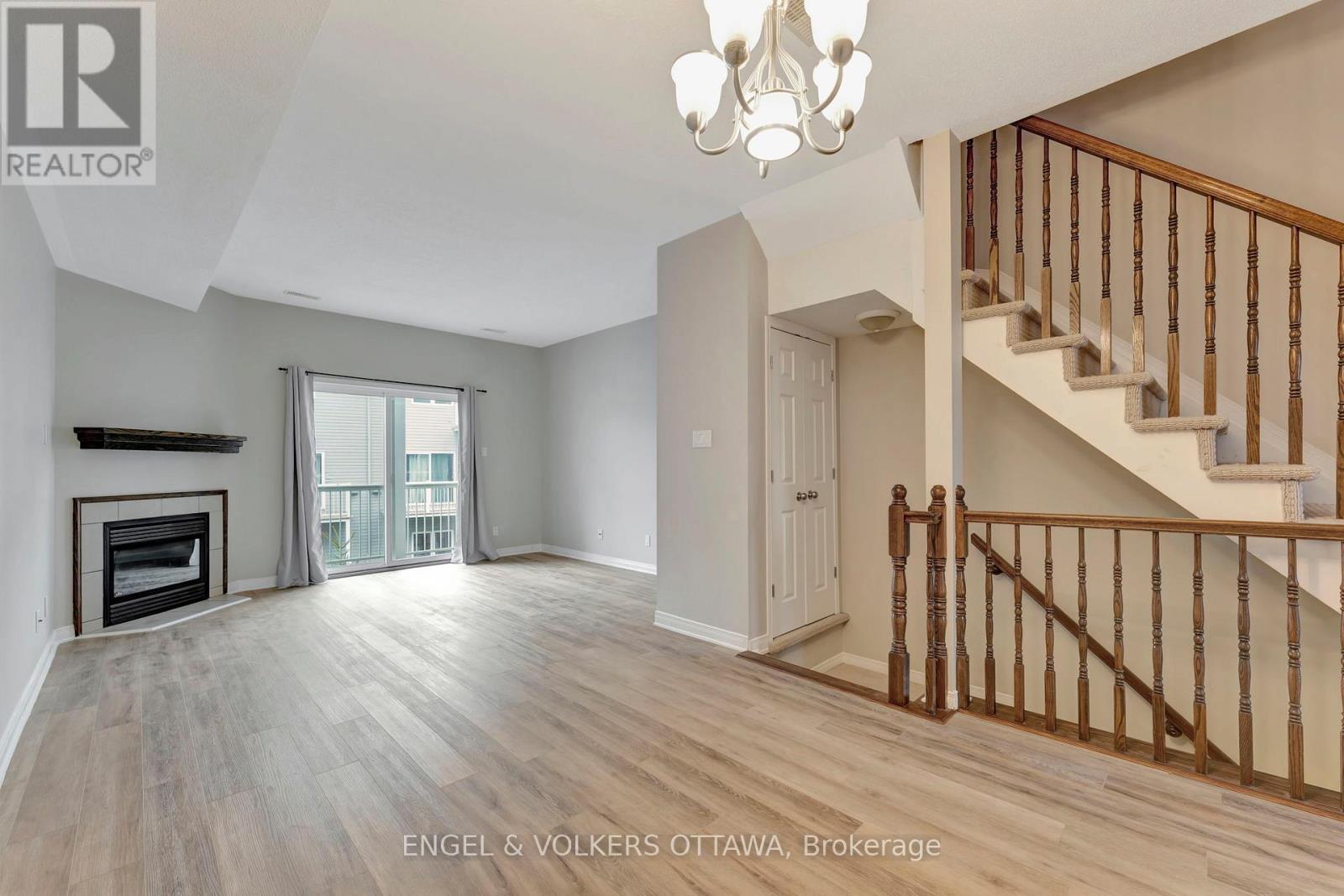 33 - 949 Cummings Avenue, Ottawa, Ontario  K1J 7R9 - Photo 6 - X12765394