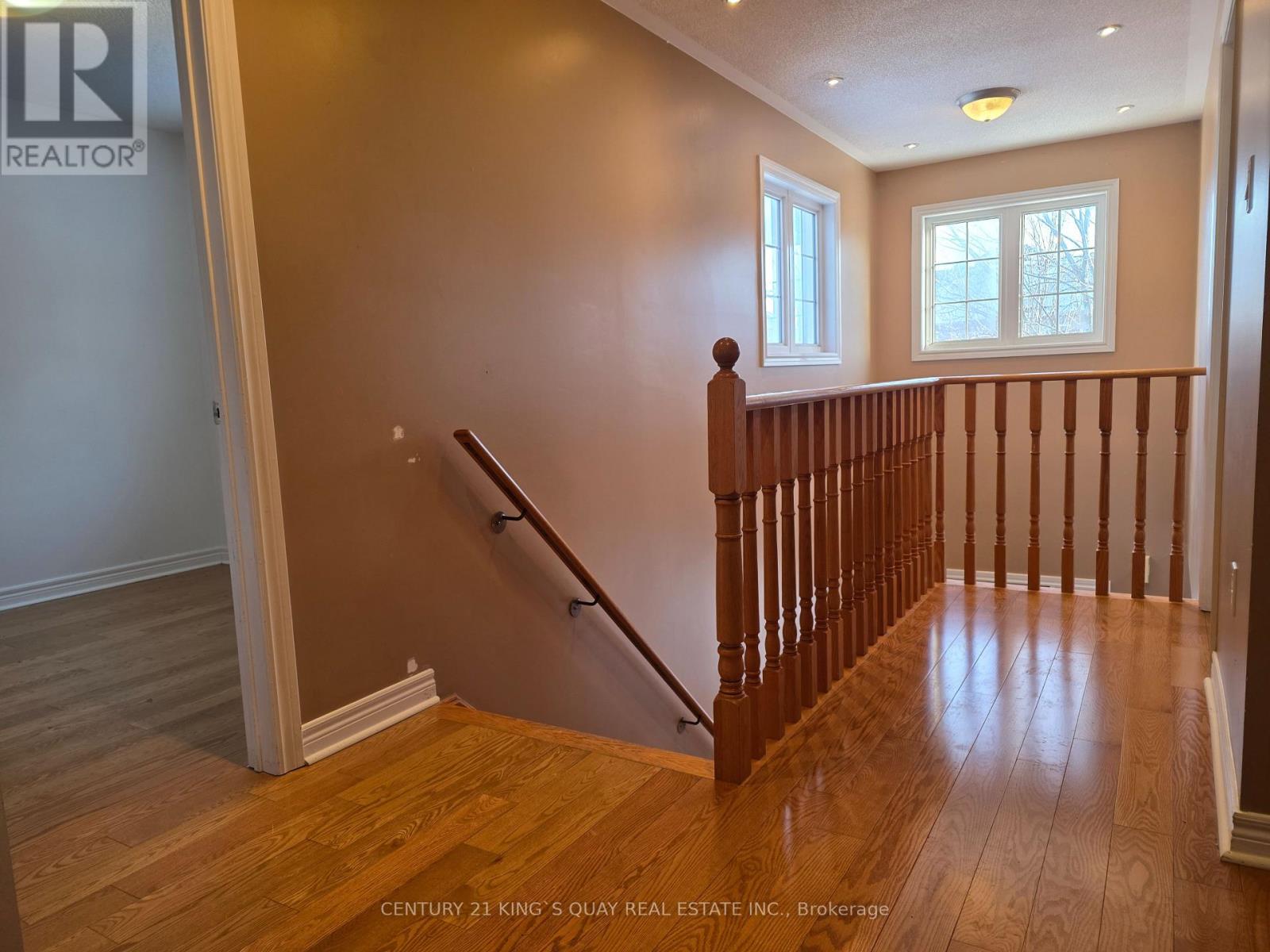 120 Flagstone Way, Newmarket, Ontario  L3X 2Z8 - Photo 9 - N12610906