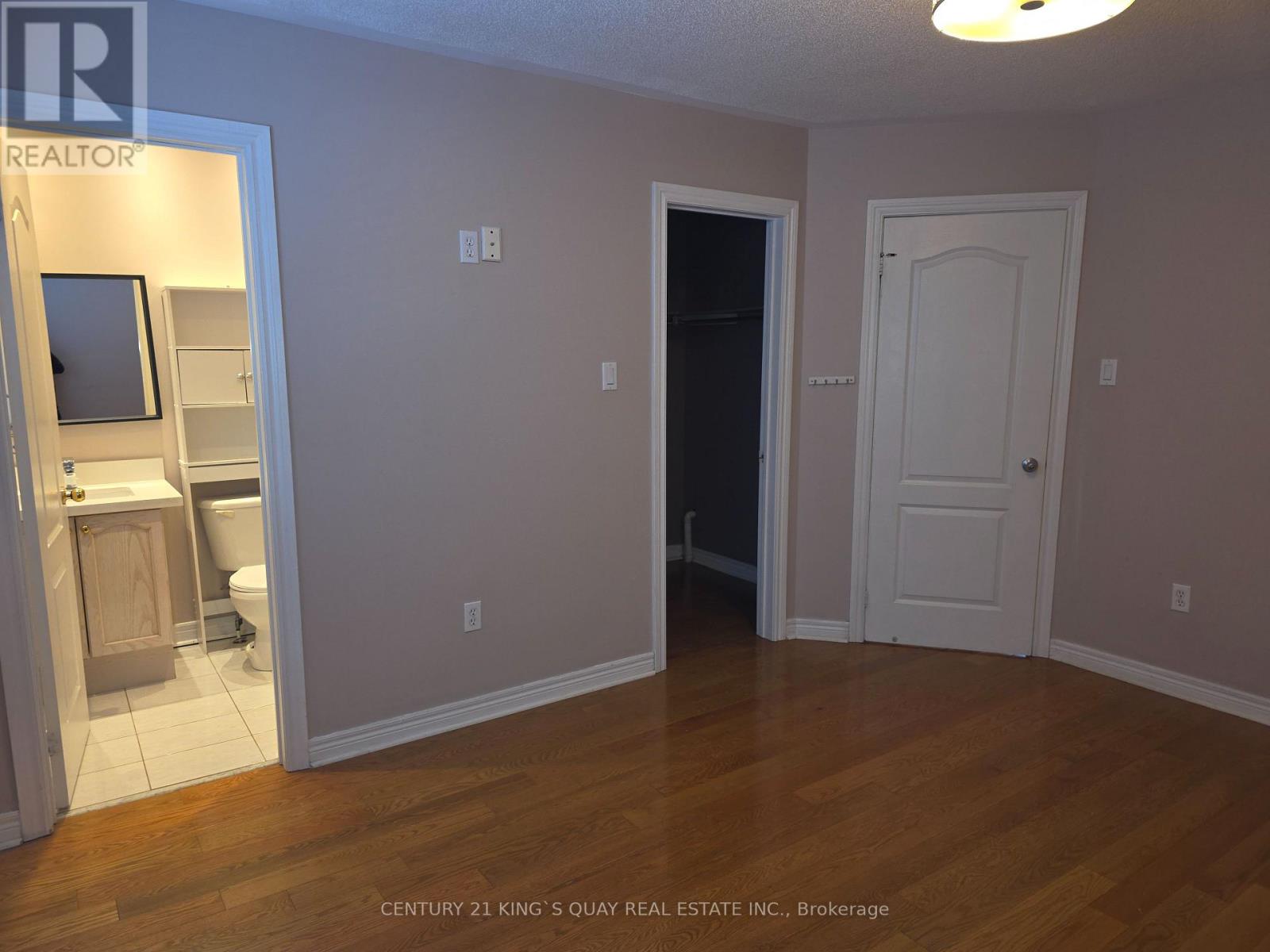 120 Flagstone Way, Newmarket, Ontario  L3X 2Z8 - Photo 4 - N12610906