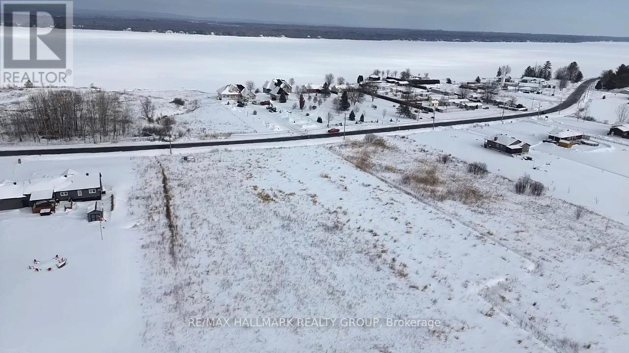 <div class="slider-price">$199,000</div><p>00 Front Road, Champlain, Ontario</p>