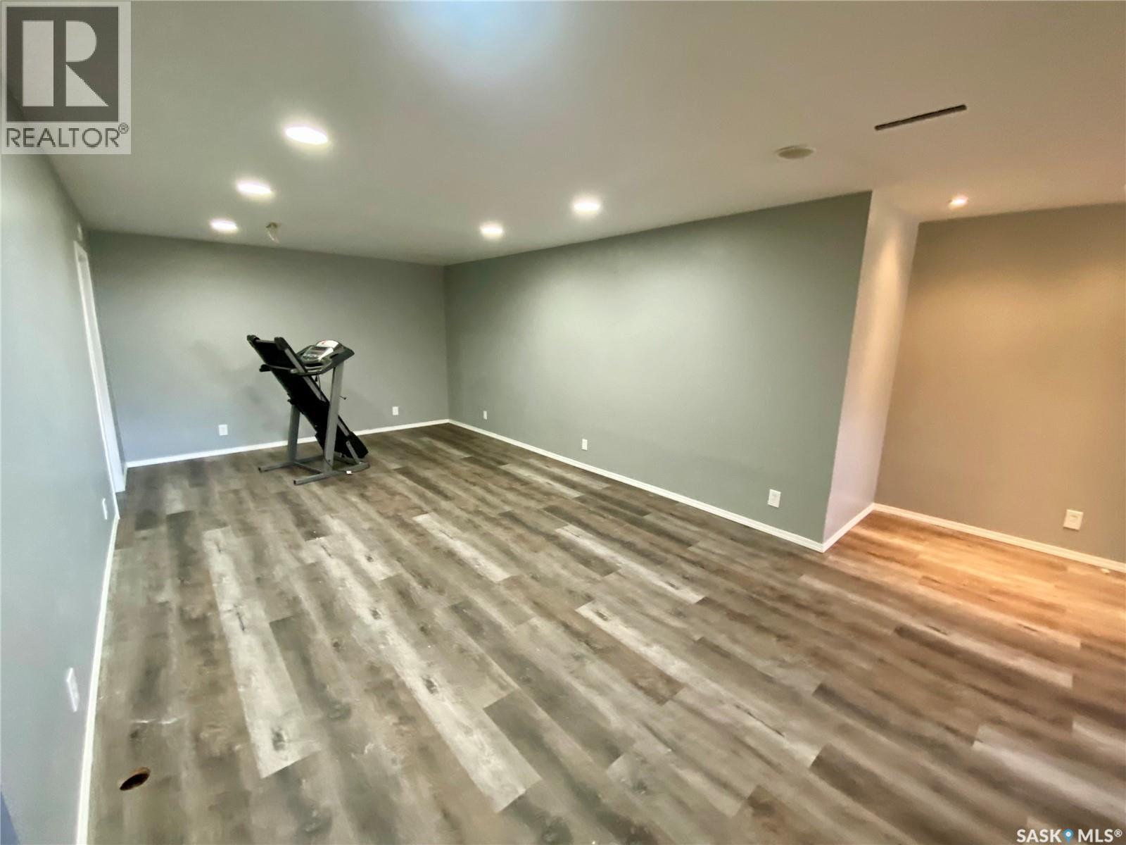 320 2 Street E, Carnduff, Saskatchewan  S0C 0S0 - Photo 12 - SK004706