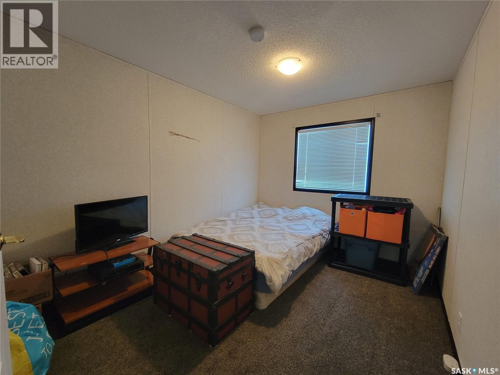 11 & 12 Mirror Place, Macklin, Saskatchewan  S0L 2C0 - Photo 15 - SK028056