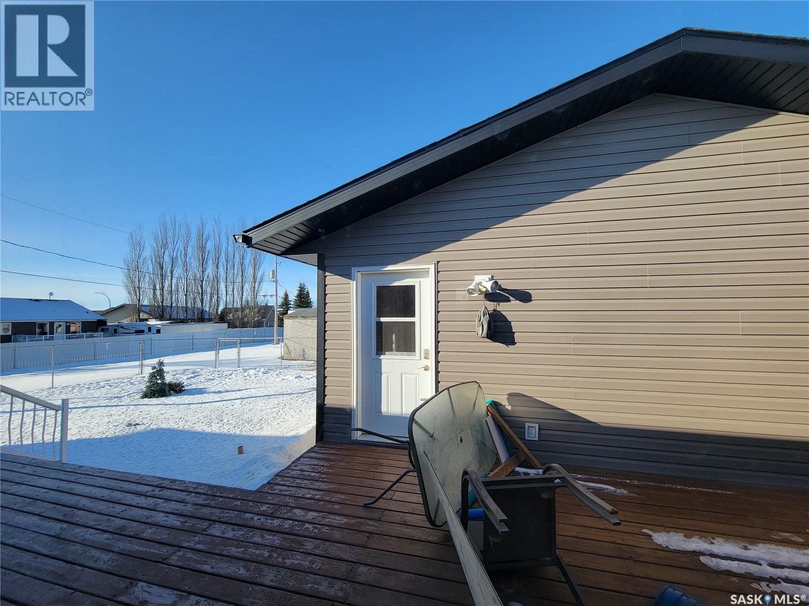 11 & 12 Mirror Place, Macklin, Saskatchewan  S0L 2C0 - Photo 22 - SK028056