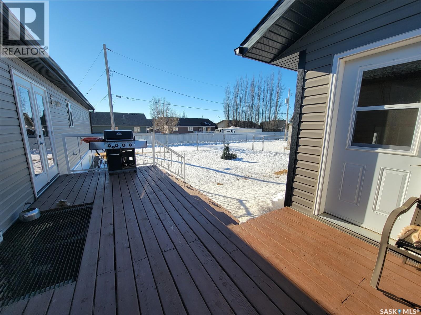 11 & 12 Mirror Place, Macklin, Saskatchewan  S0L 2C0 - Photo 25 - SK028056