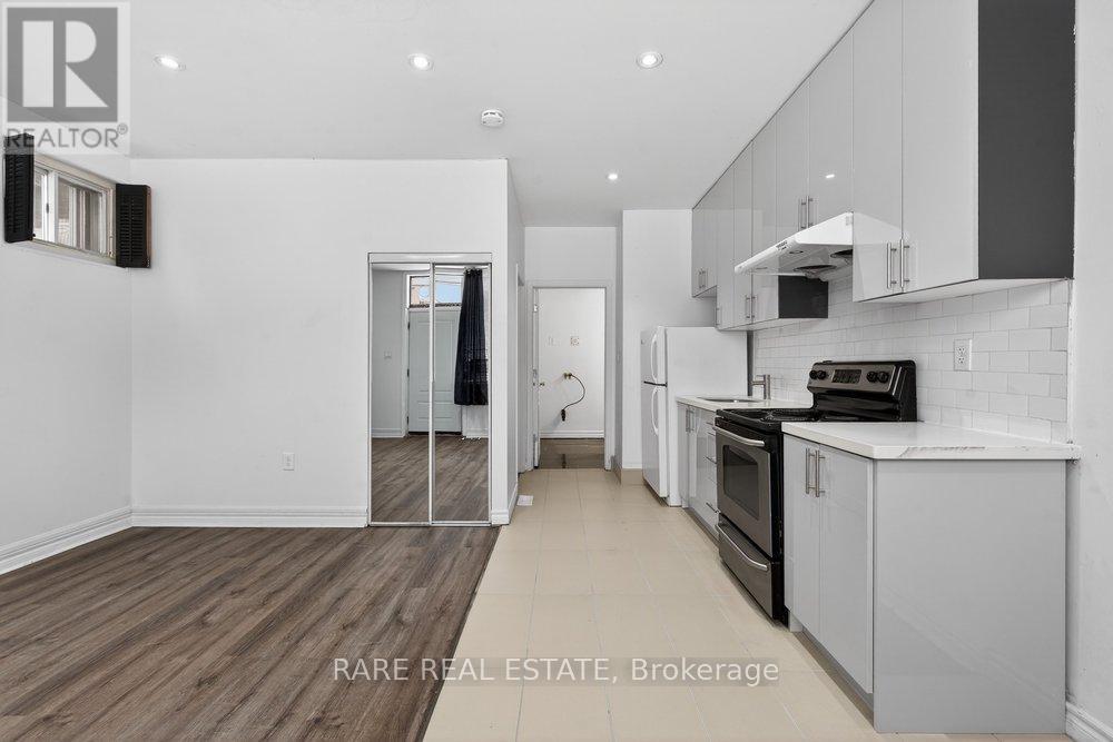 Front Unit - 488 Oakwood Avenue, Toronto, Ontario  M6E 2W7 - Photo 10 - C12765204