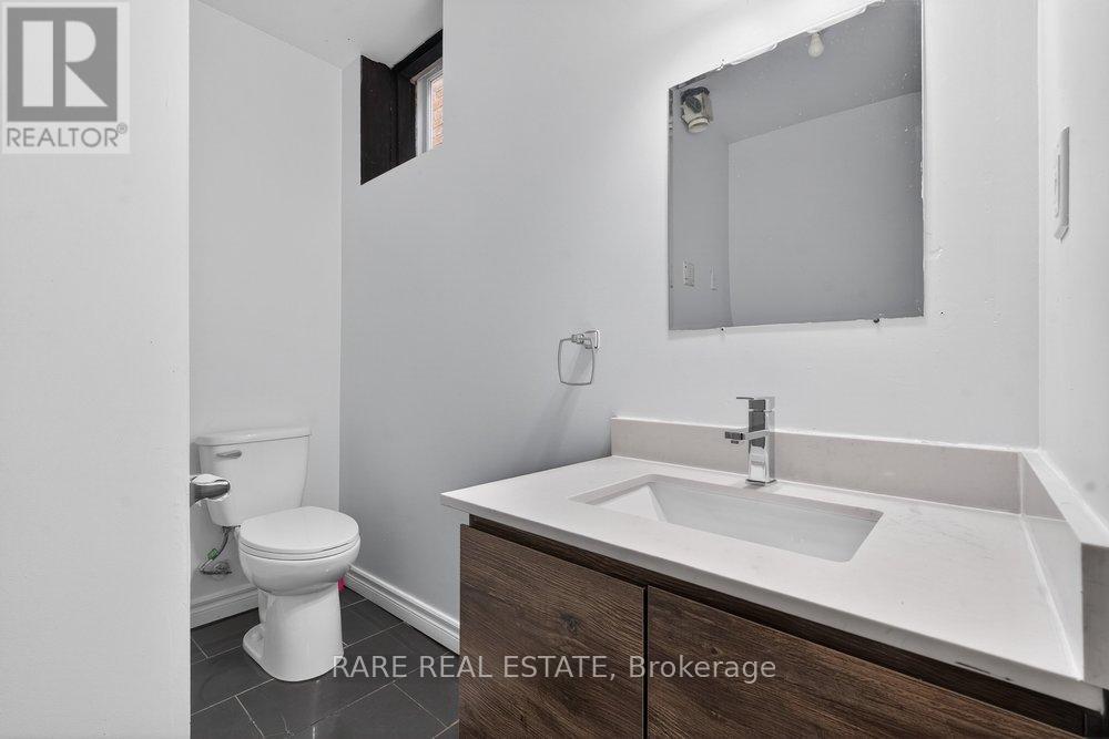 Front Unit - 488 Oakwood Avenue, Toronto, Ontario  M6E 2W7 - Photo 13 - C12765204