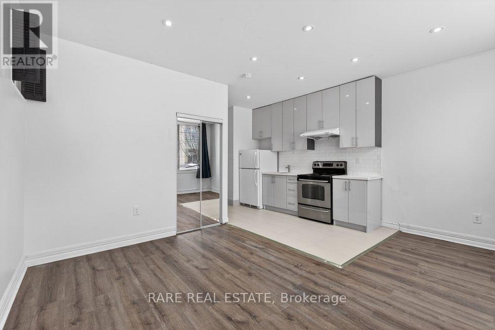 Front Unit - 488 Oakwood Avenue, Toronto, Ontario  M6E 2W7 - Photo 8 - C12765204