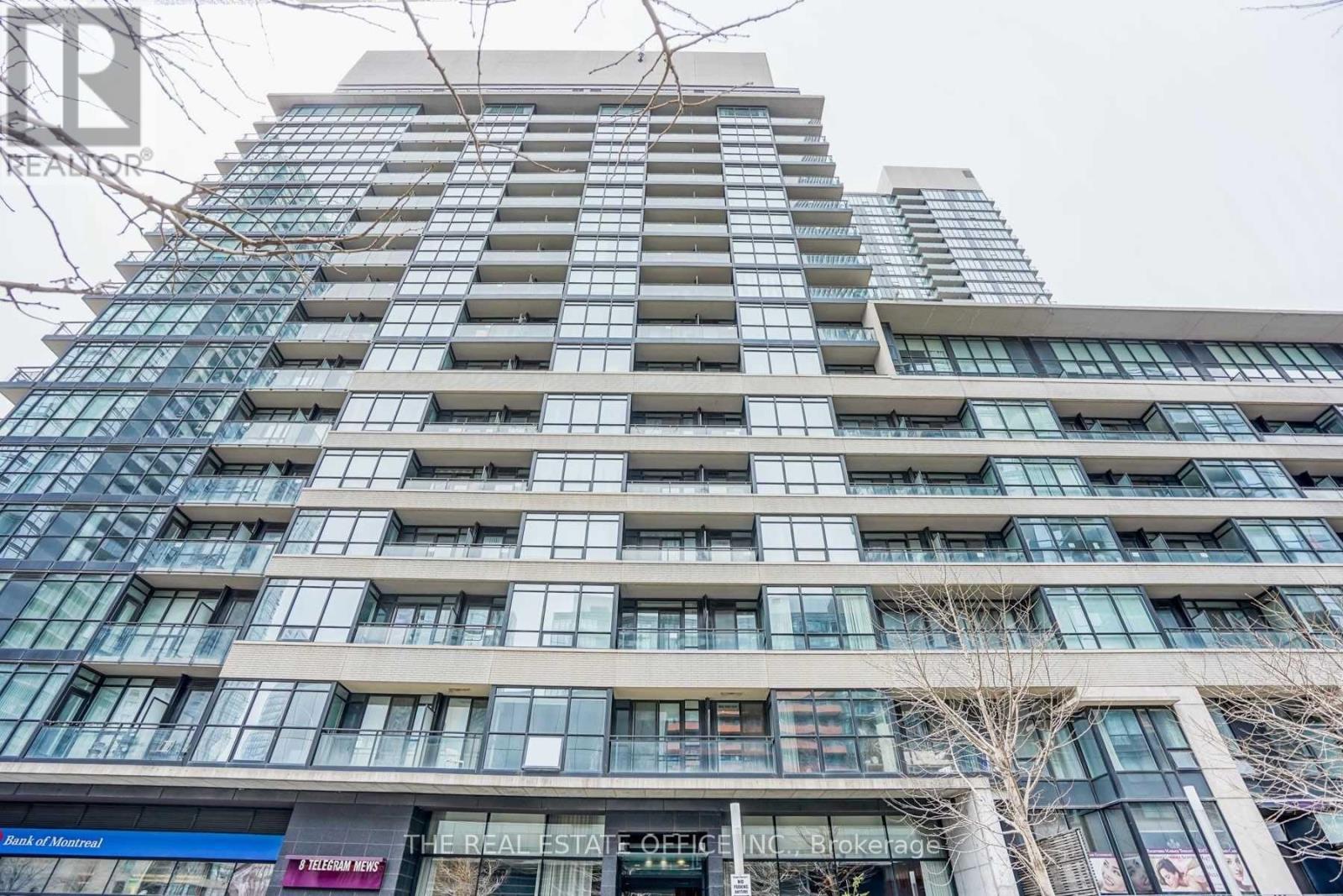 743 - 8 TELEGRAM MEWS, Toronto, Ontario