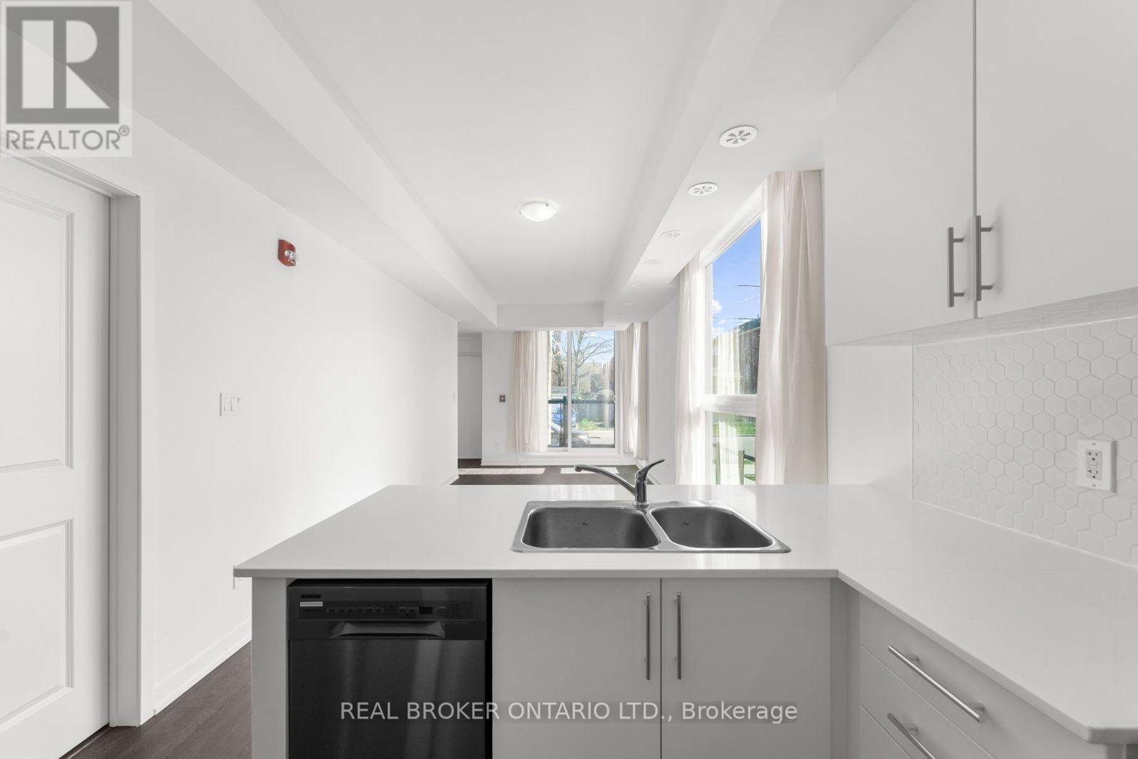 5 - 16 Marquette Avenue, Toronto, Ontario  M6A 0E1 - Photo 5 - C12765364