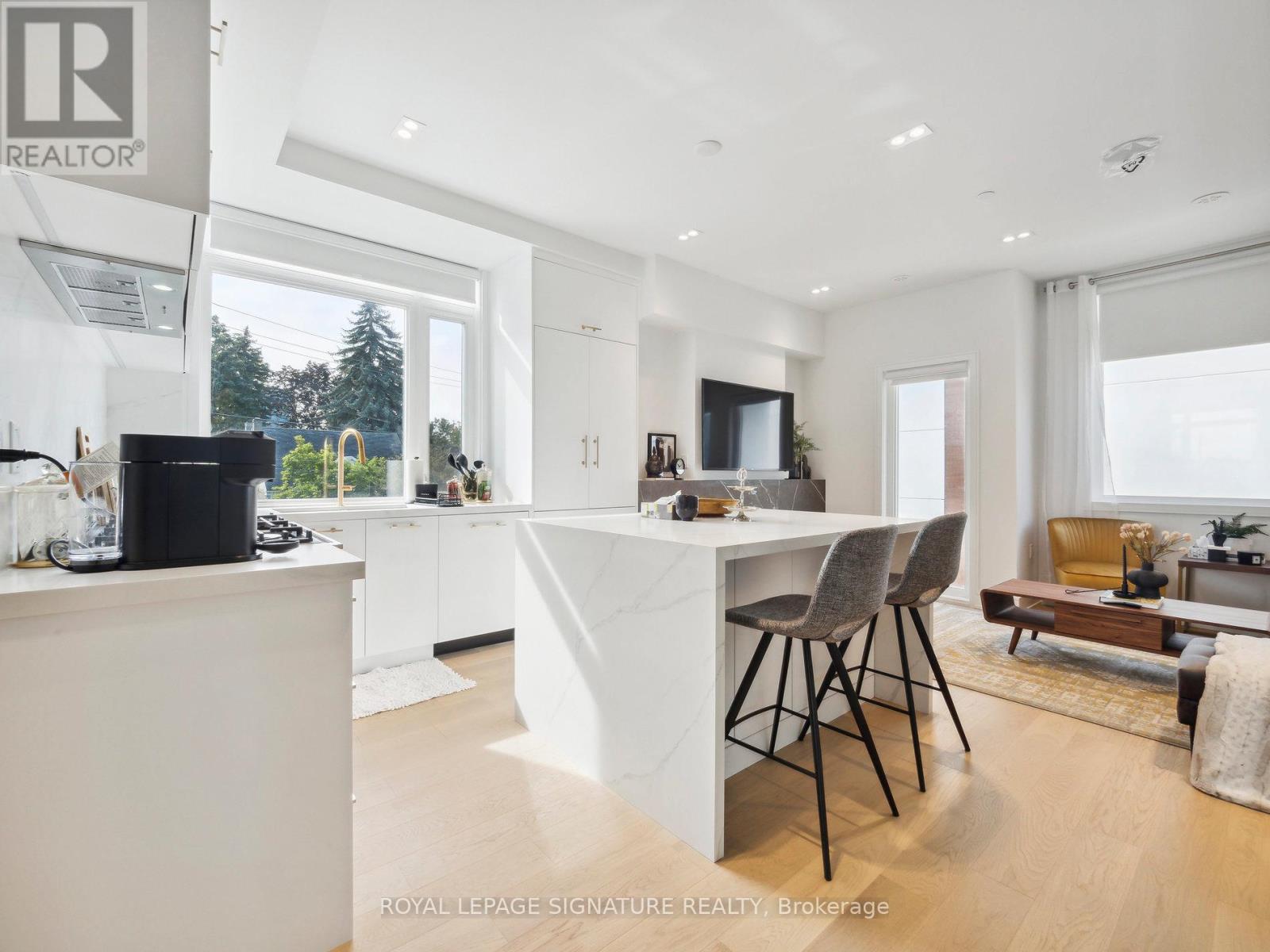 1 Flax Field Lane, Toronto, Ontario  M2N 0L5 - Photo 7 - C12765422