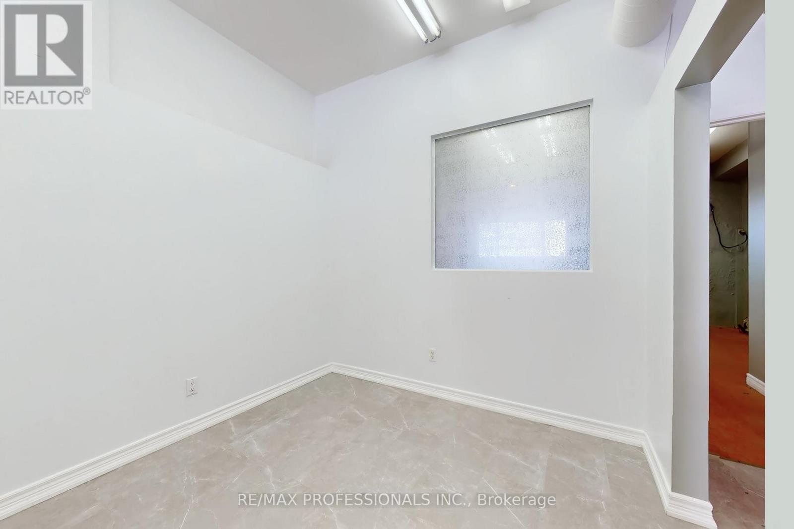 566 Sheppard Avenue W, Toronto, Ontario  M3H 2R9 - Photo 13 - C12765426