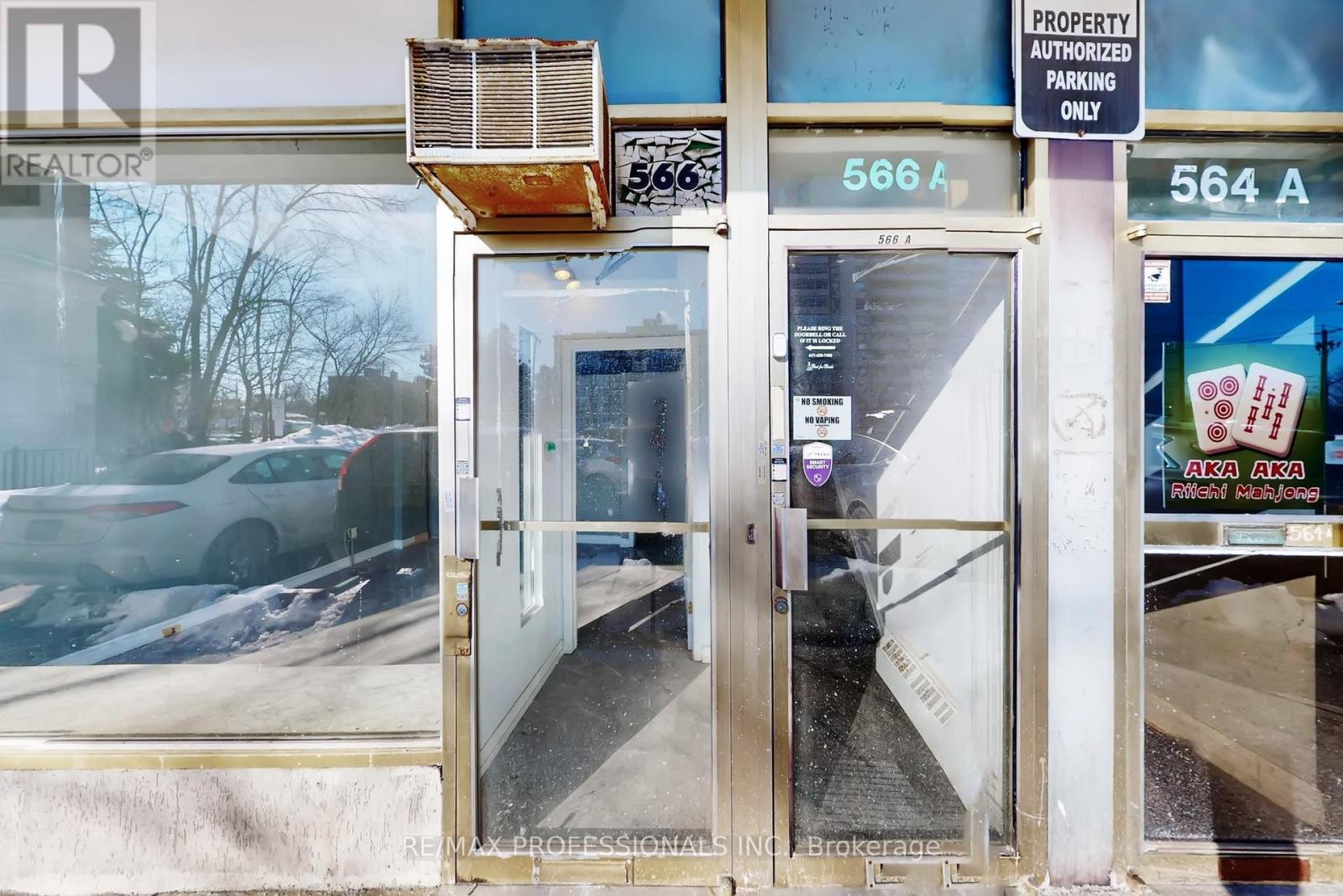 566 Sheppard Avenue W, Toronto, Ontario  M3H 2R9 - Photo 2 - C12765426