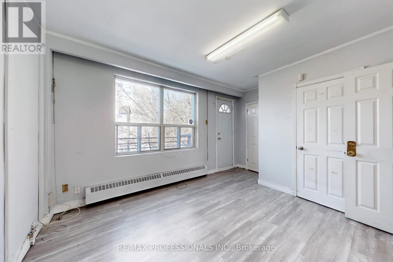 566 Sheppard Avenue W, Toronto, Ontario  M3H 2R9 - Photo 23 - C12765426