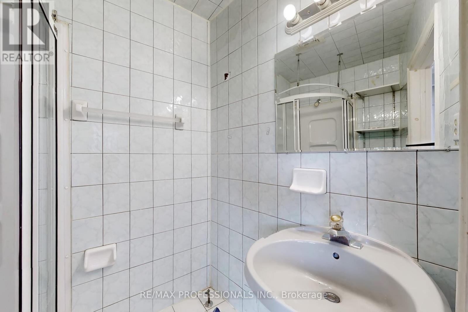 566 Sheppard Avenue W, Toronto, Ontario  M3H 2R9 - Photo 28 - C12765426