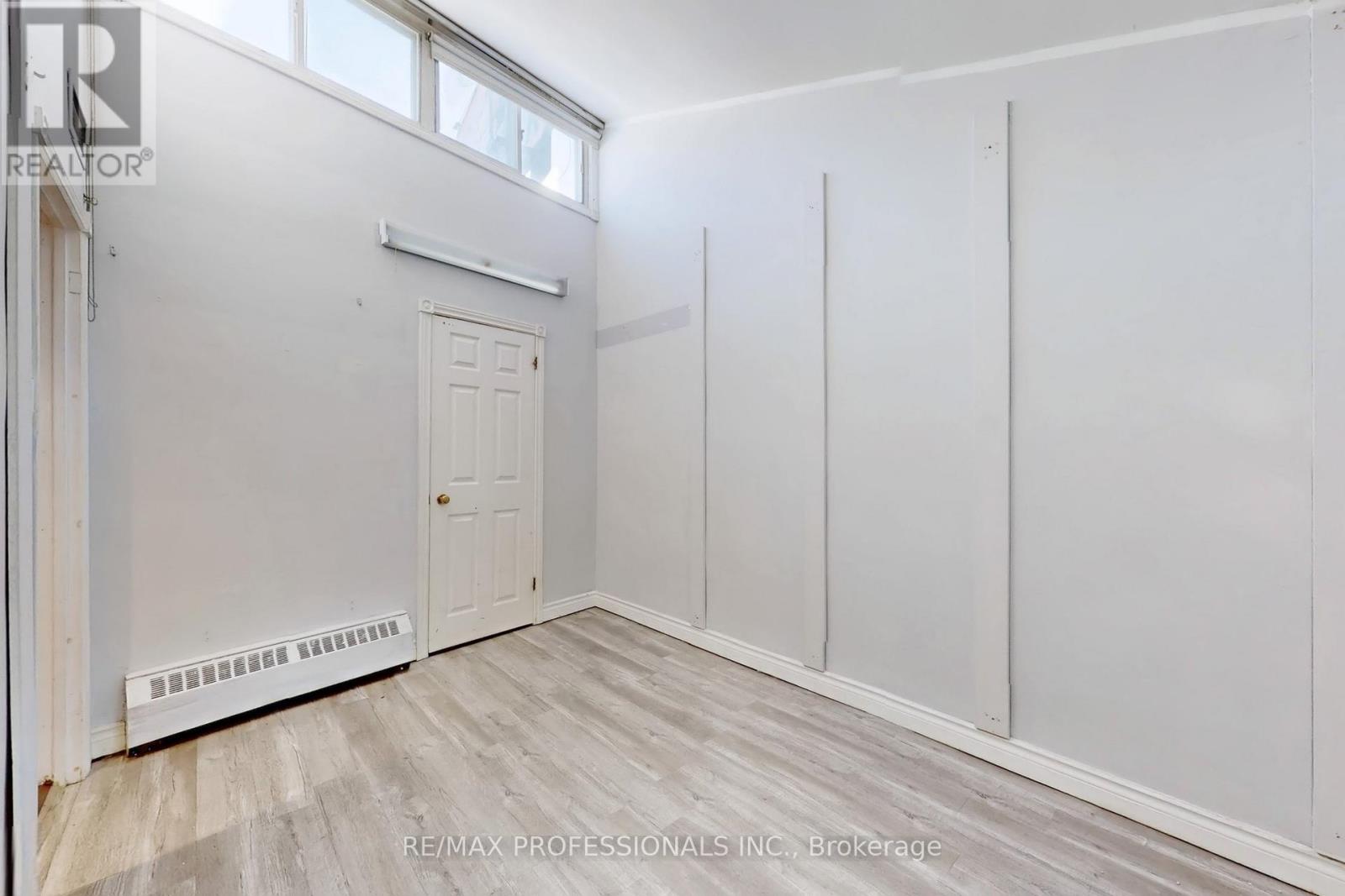 566 Sheppard Avenue W, Toronto, Ontario  M3H 2R9 - Photo 33 - C12765426