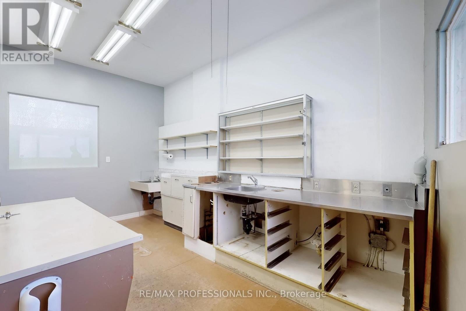 566 Sheppard Avenue W, Toronto, Ontario  M3H 2R9 - Photo 7 - C12765426