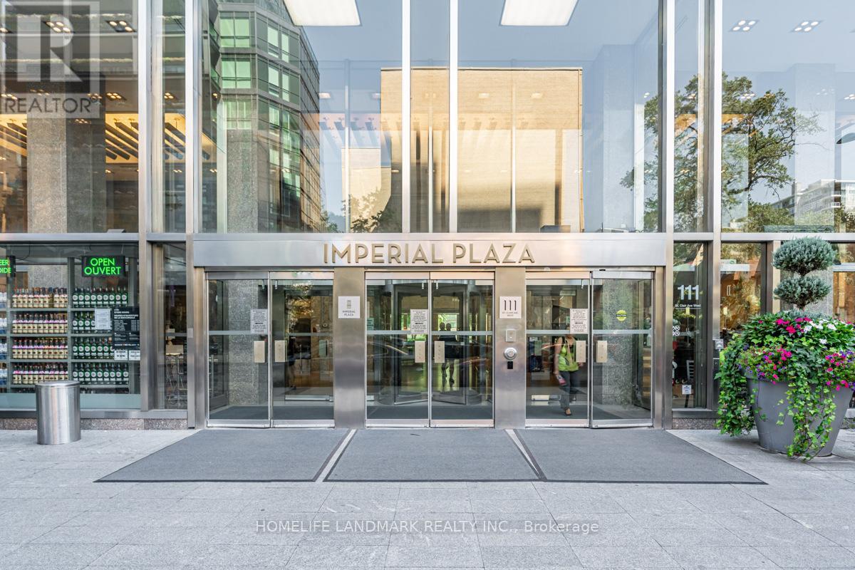 1120 - 111 St Clair Avenue W, Toronto, Ontario  M4V 1N5 - Photo 2 - C12765428