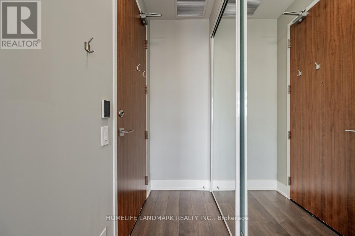 1120 - 111 St Clair Avenue W, Toronto, Ontario  M4V 1N5 - Photo 4 - C12765428