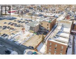 1100 OUELLETTE AVENUE, Windsor, Ontario