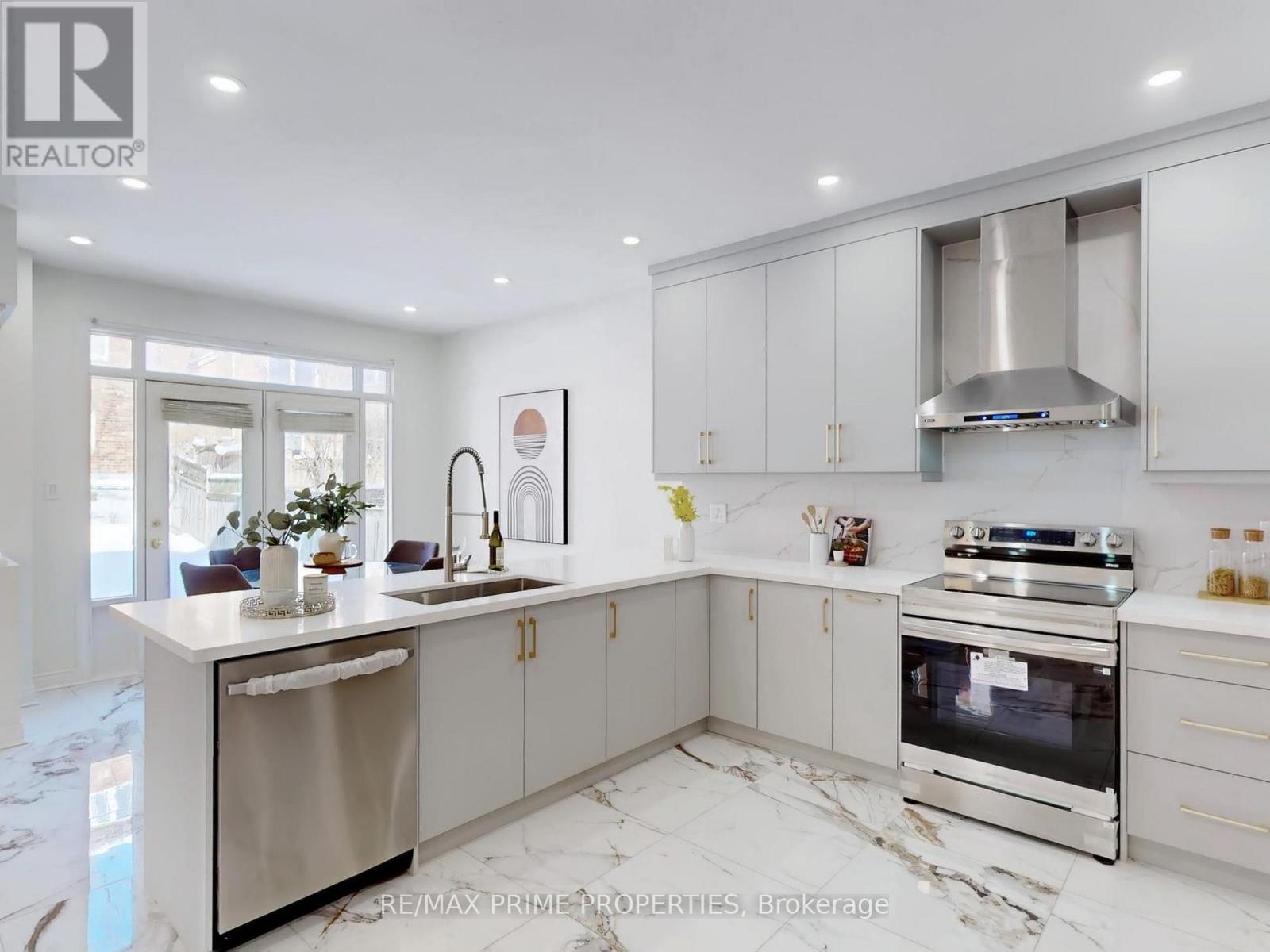 22 Waymount Avenue, Richmond Hill, Ontario  L4S 2G5 - Photo 10 - N12765198