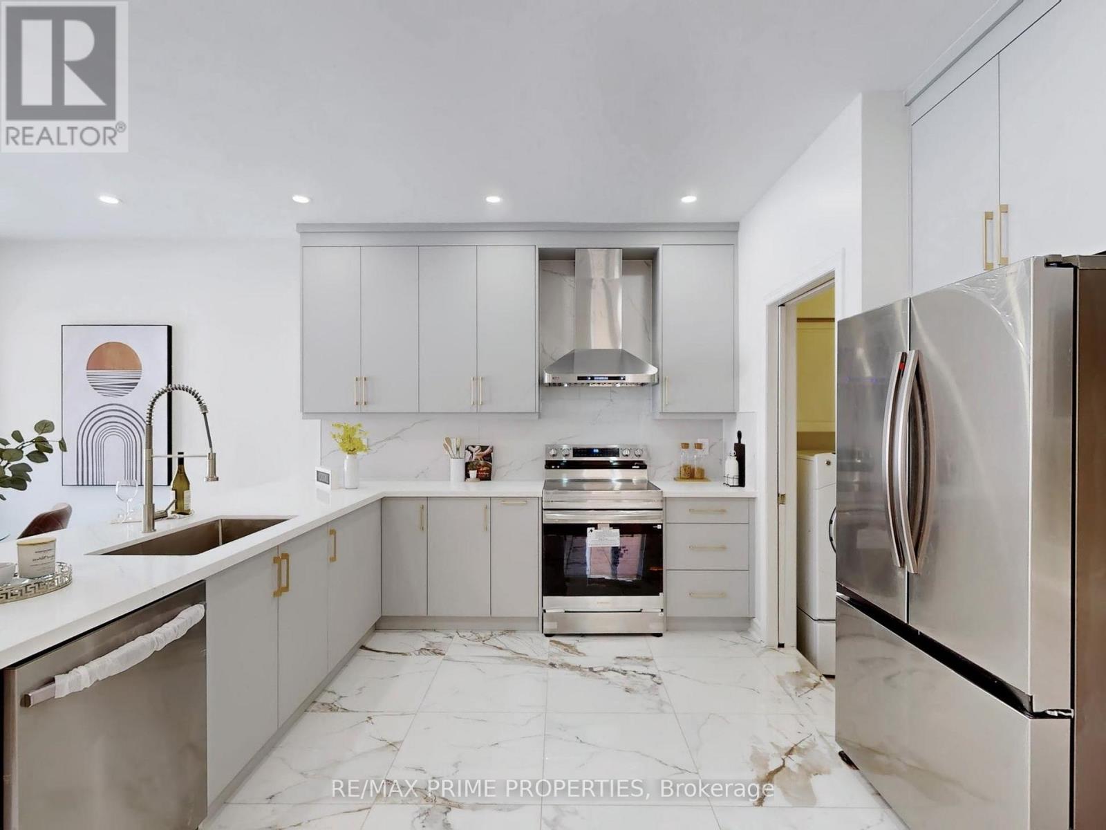 22 Waymount Avenue, Richmond Hill, Ontario  L4S 2G5 - Photo 9 - N12765198