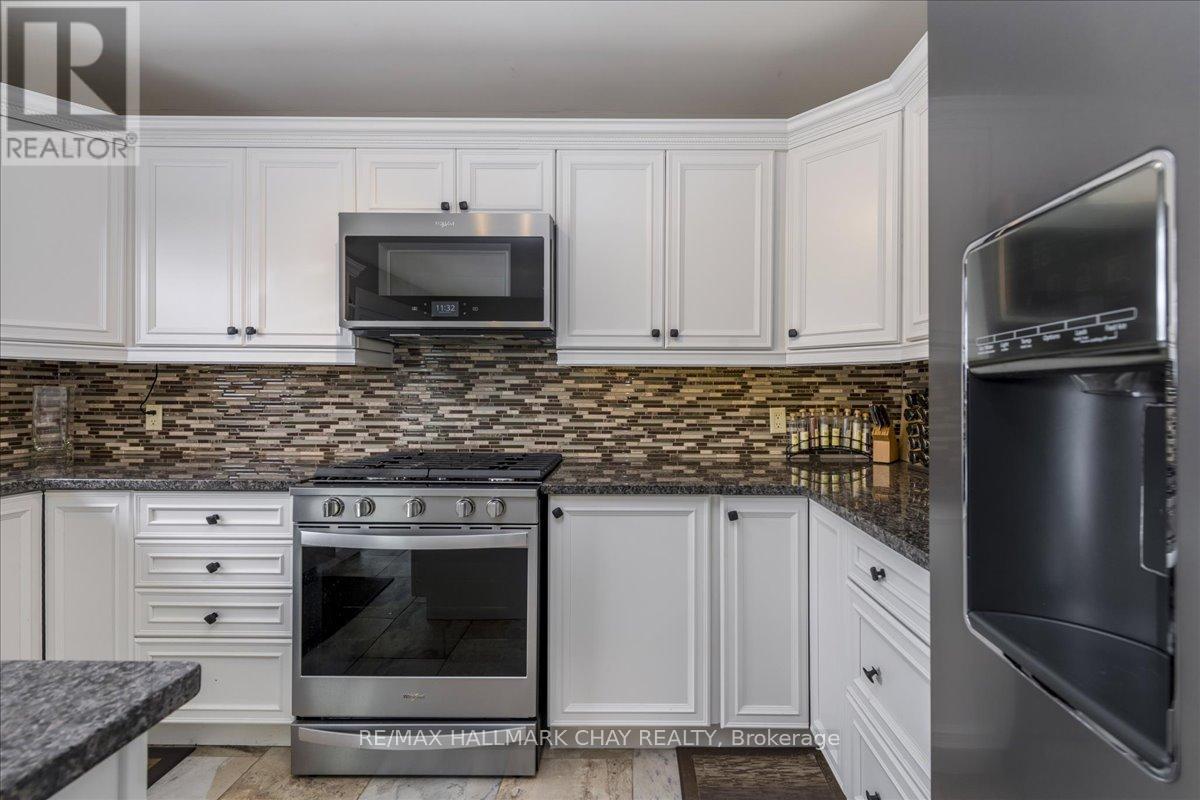 2 Mancini Drive, Essa, Ontario  L3W 0A6 - Photo 12 - N12765200