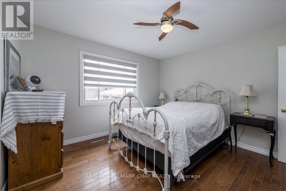 2 Mancini Drive, Essa, Ontario  L3W 0A6 - Photo 15 - N12765200