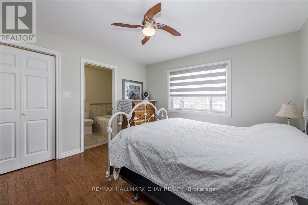 2 Mancini Drive, Essa, Ontario  L3W 0A6 - Photo 16 - N12765200