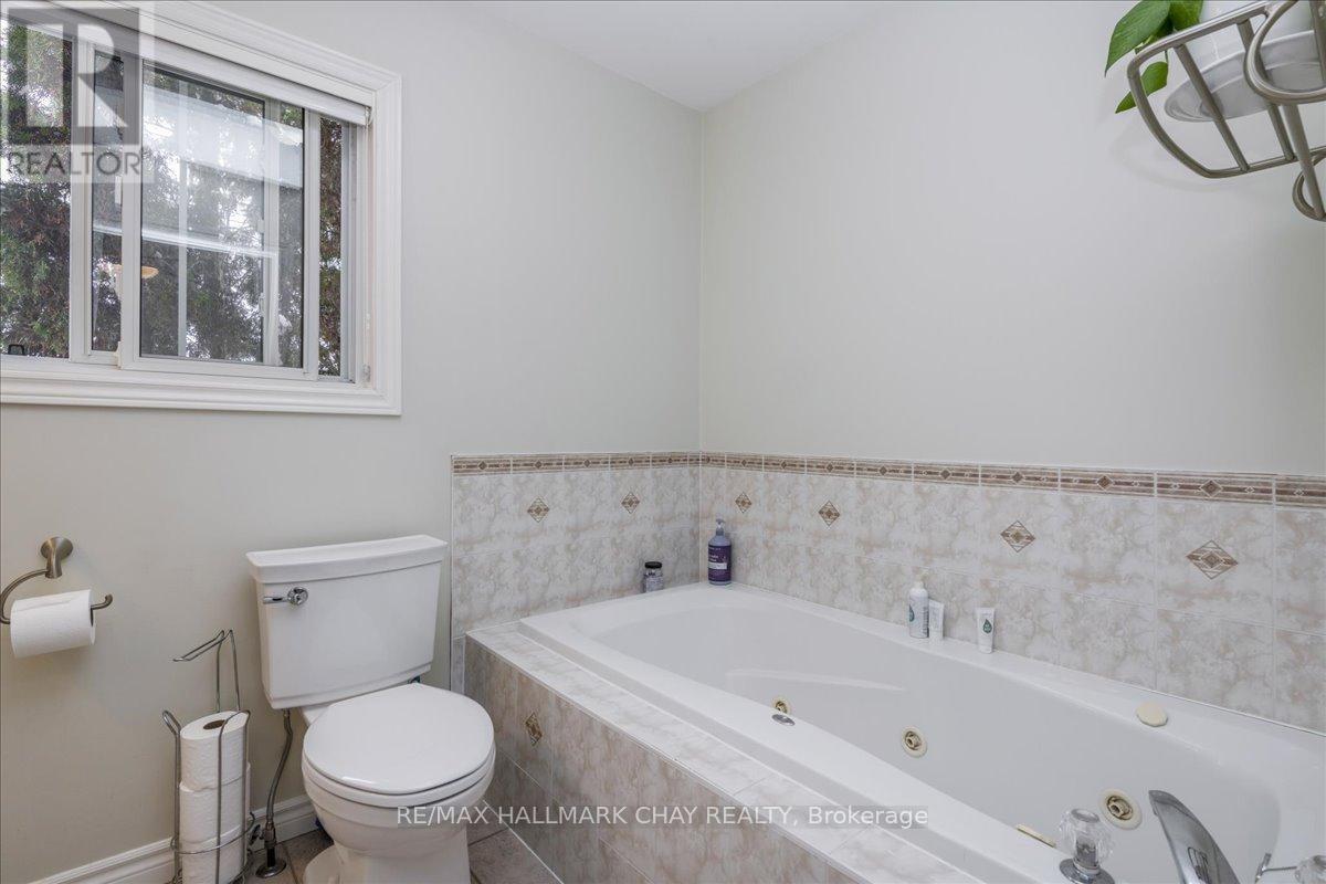 2 Mancini Drive, Essa, Ontario  L3W 0A6 - Photo 18 - N12765200