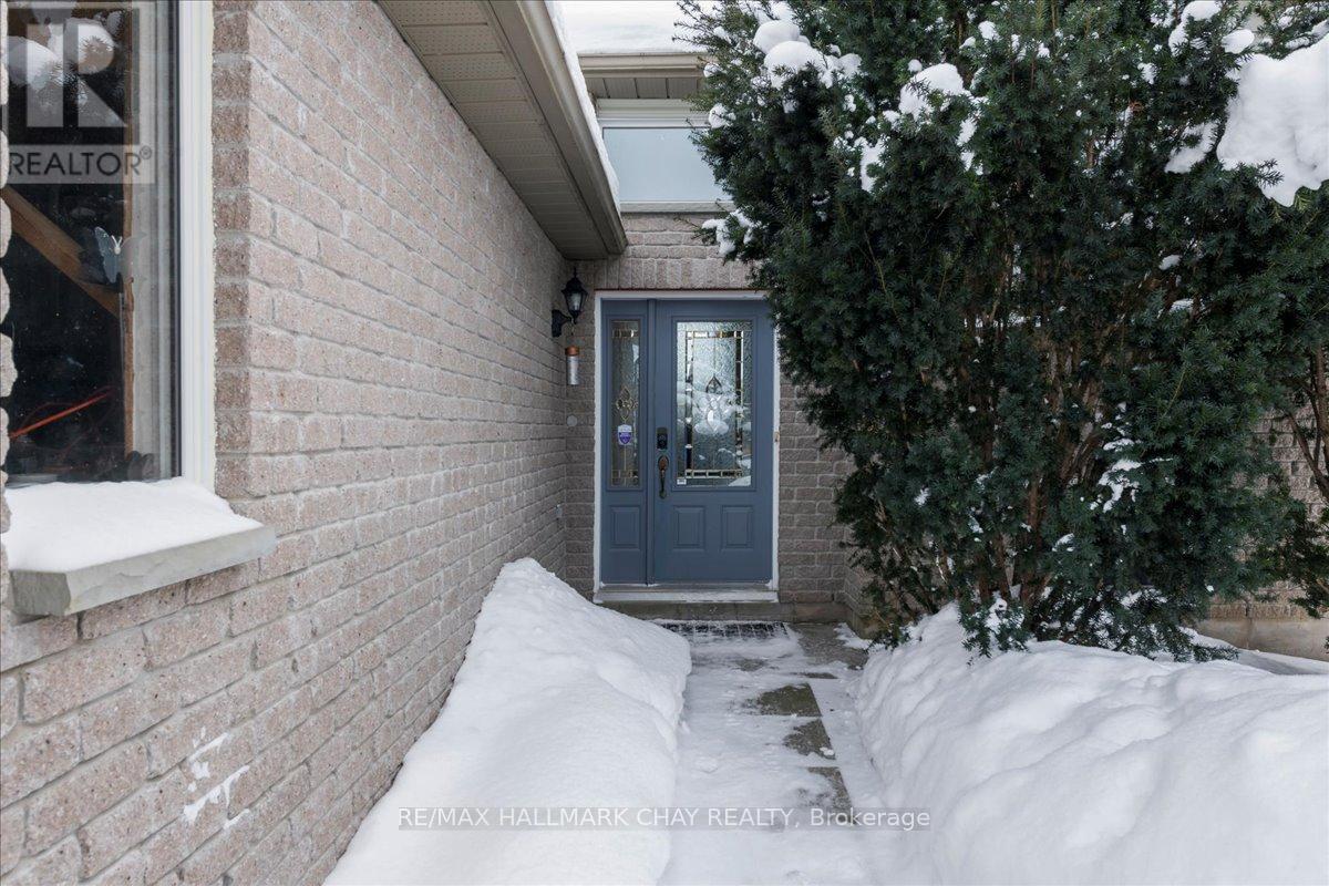 2 Mancini Drive, Essa, Ontario  L3W 0A6 - Photo 2 - N12765200