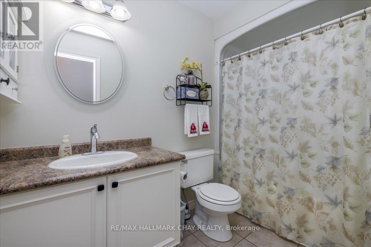 2 Mancini Drive, Essa, Ontario  L3W 0A6 - Photo 20 - N12765200