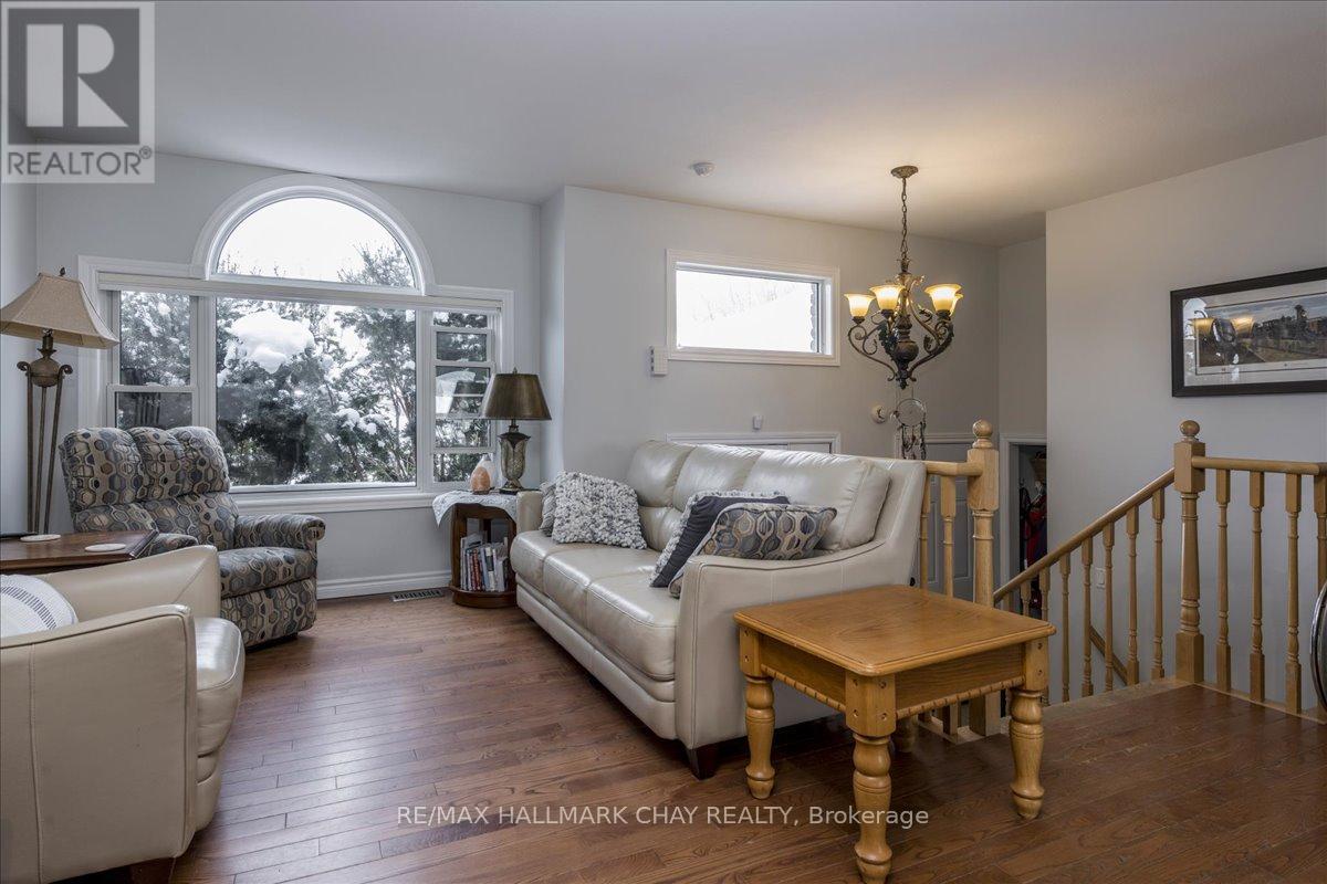 2 Mancini Drive, Essa, Ontario  L3W 0A6 - Photo 4 - N12765200