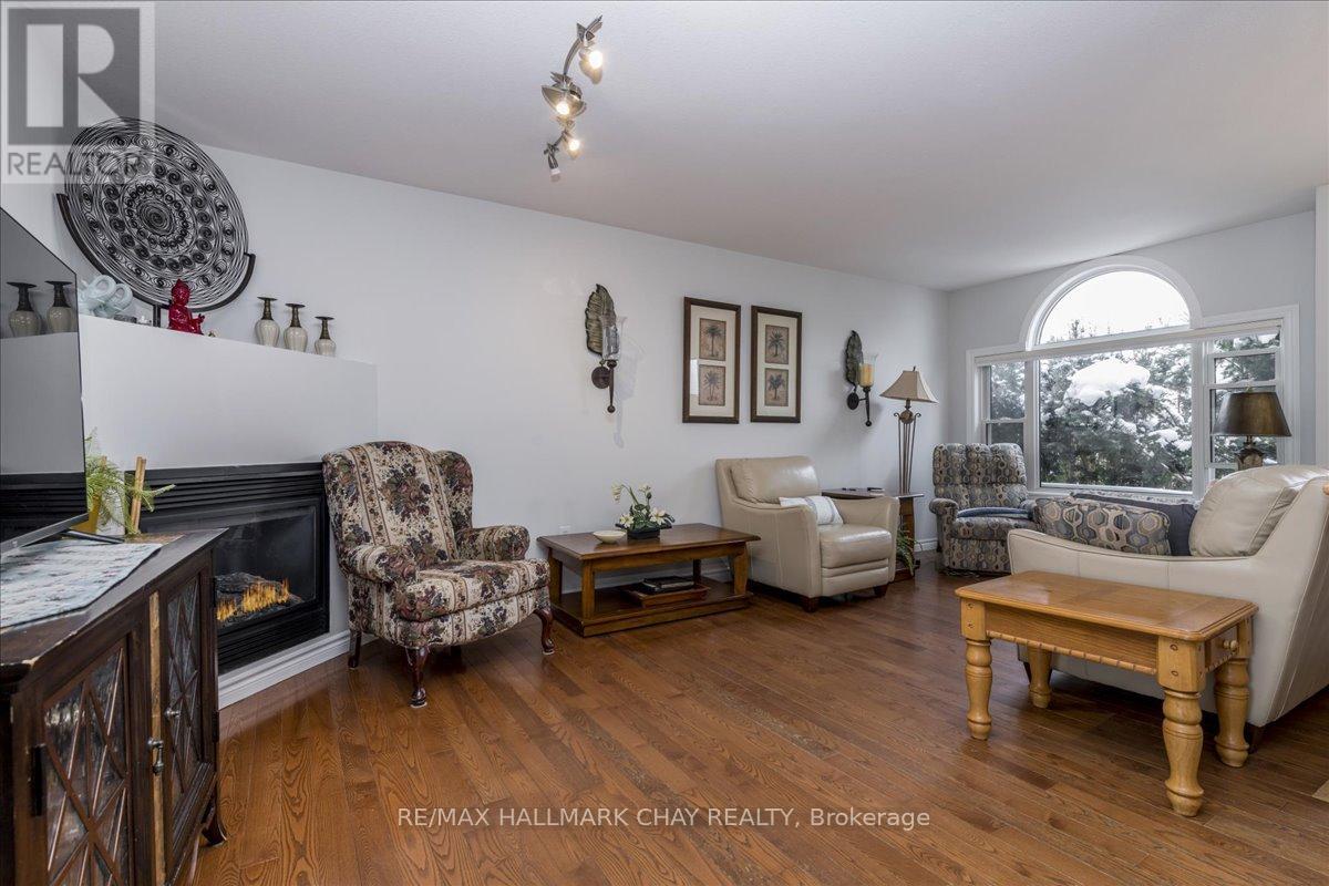 2 Mancini Drive, Essa, Ontario  L3W 0A6 - Photo 6 - N12765200