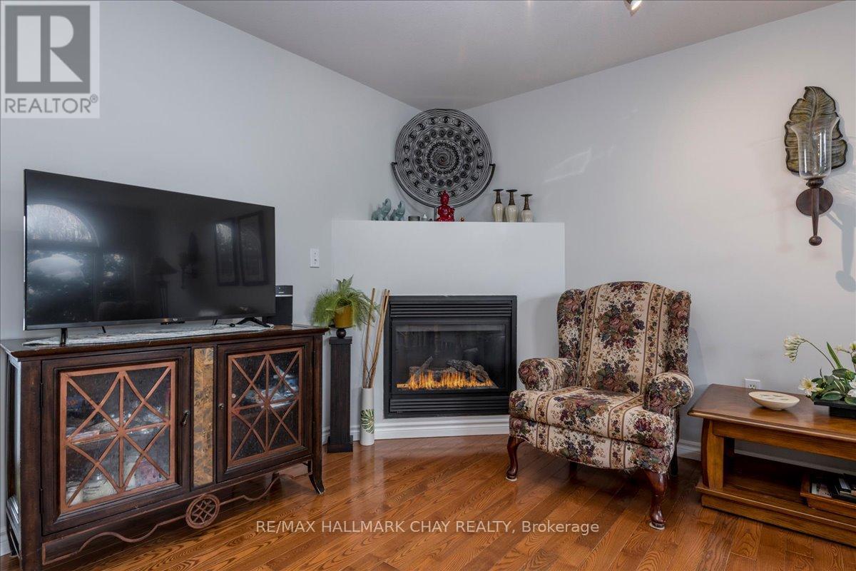 2 Mancini Drive, Essa, Ontario  L3W 0A6 - Photo 7 - N12765200