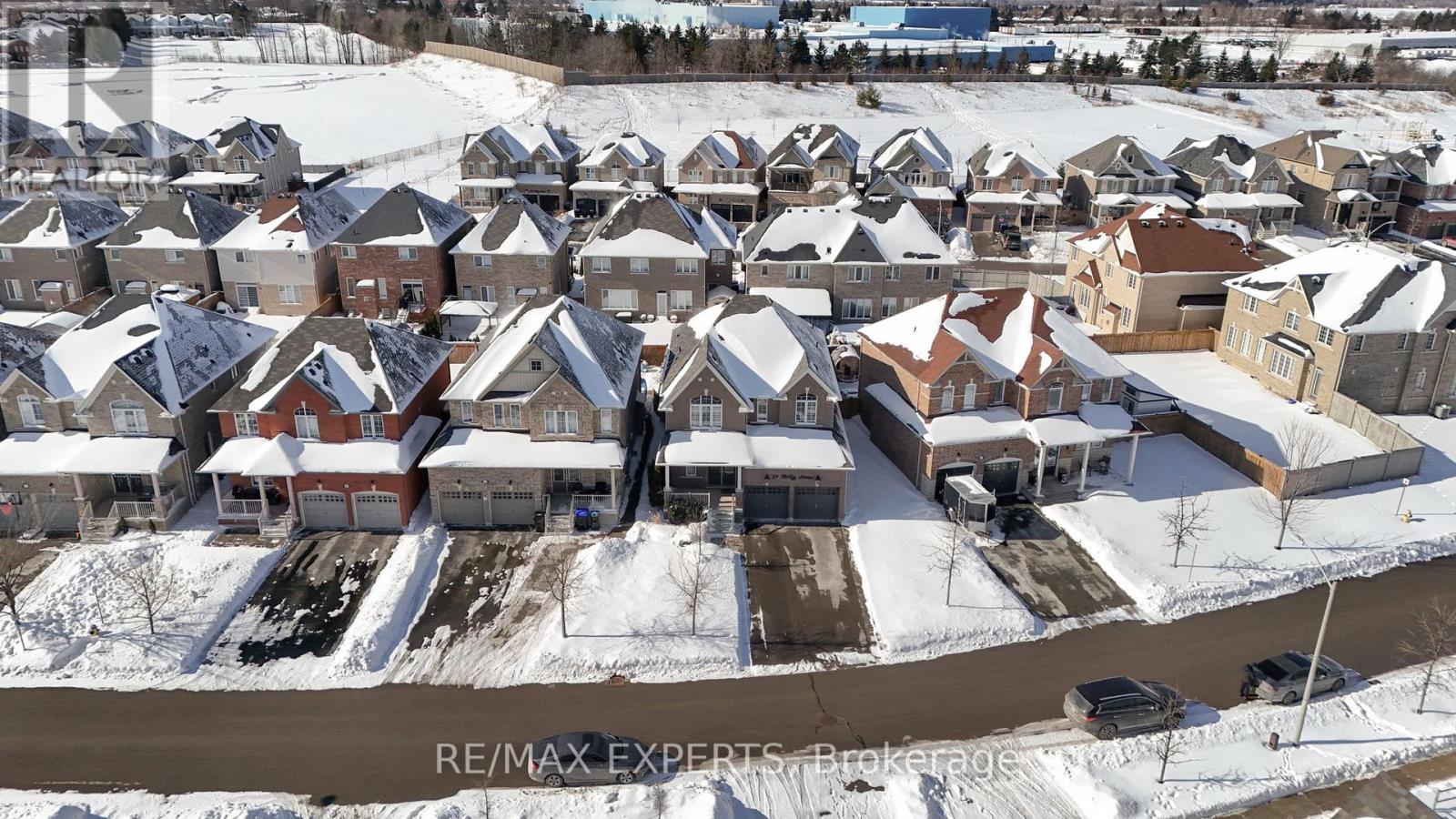 24 Mckay Avenue, New Tecumseth (Tottenham), Ontario  L0G 1W0 - Photo 3 - N12765214