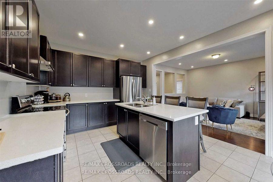 62 Romanelli Crescent, Bradford West Gwillimbury (Bradford), Ontario  L3Z 0X7 - Photo 12 - N12765244