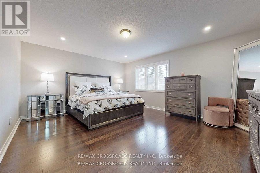 62 Romanelli Crescent, Bradford West Gwillimbury (Bradford), Ontario  L3Z 0X7 - Photo 18 - N12765244