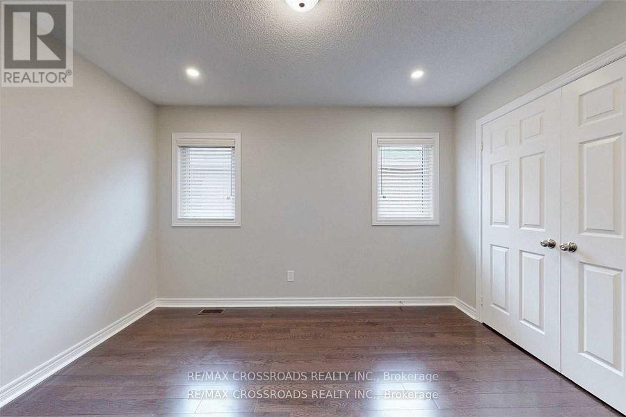 62 Romanelli Crescent, Bradford West Gwillimbury (Bradford), Ontario  L3Z 0X7 - Photo 24 - N12765244