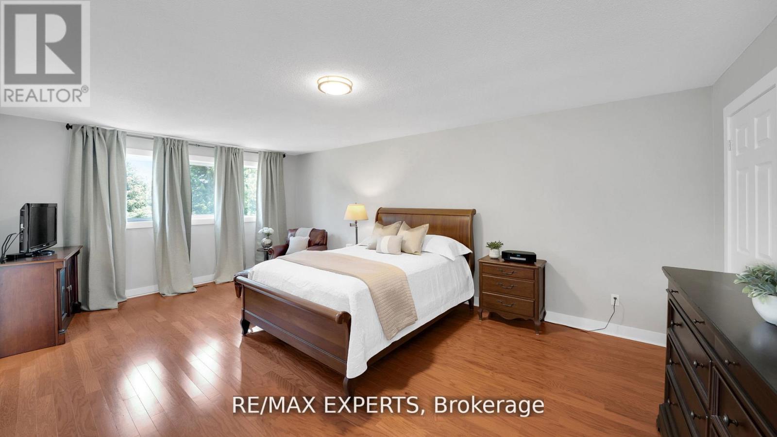 10 Kehoe Court, King (Nobleton), Ontario  L0G 1N0 - Photo 25 - N12765340