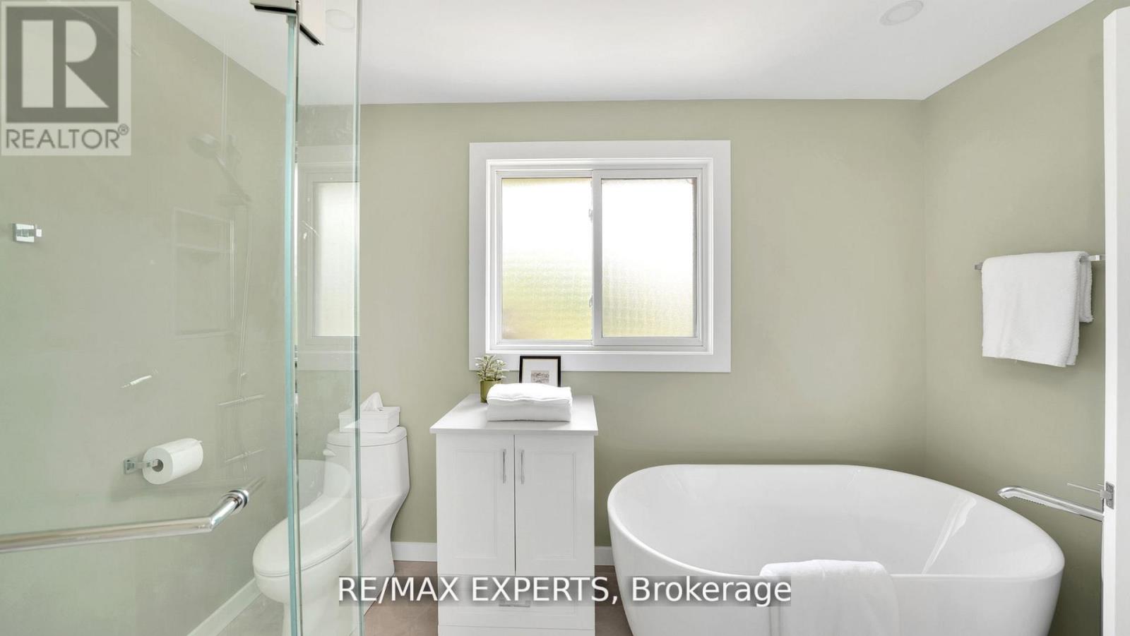 10 Kehoe Court, King (Nobleton), Ontario  L0G 1N0 - Photo 30 - N12765340